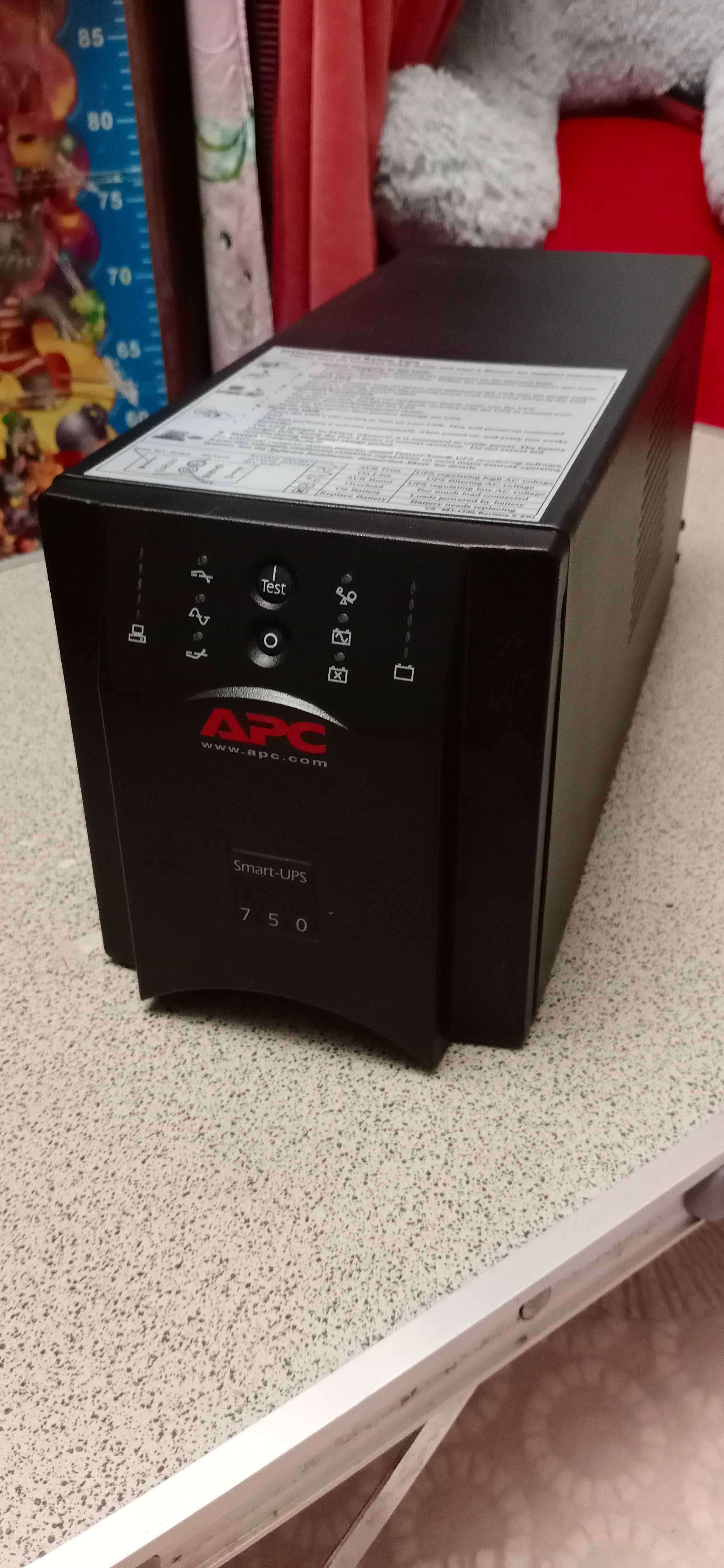 Лінійно-інтерактивне ДБЖ APC Smart-UPS 750VA (SUA750I) чистий синус