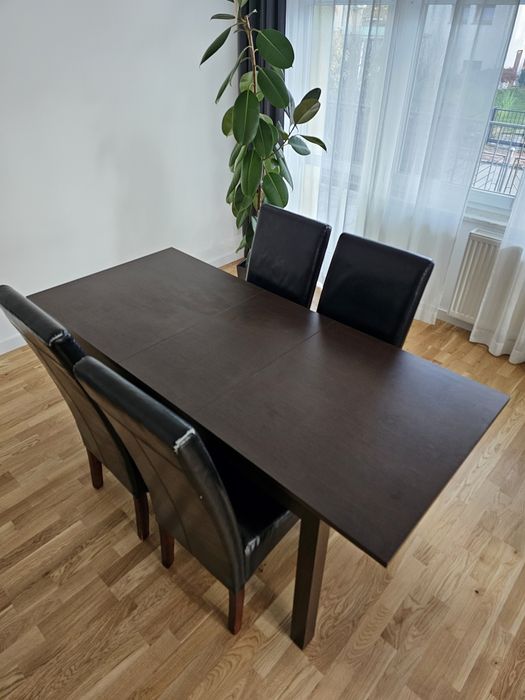 Stół + 4 krzesła JYSK