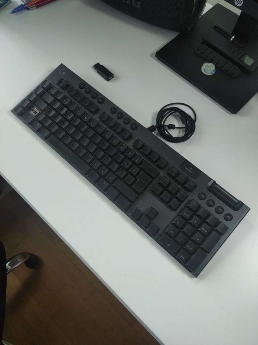 Logitech g915 Tactile com acessórios layout ES VER DESCRIÇÃO