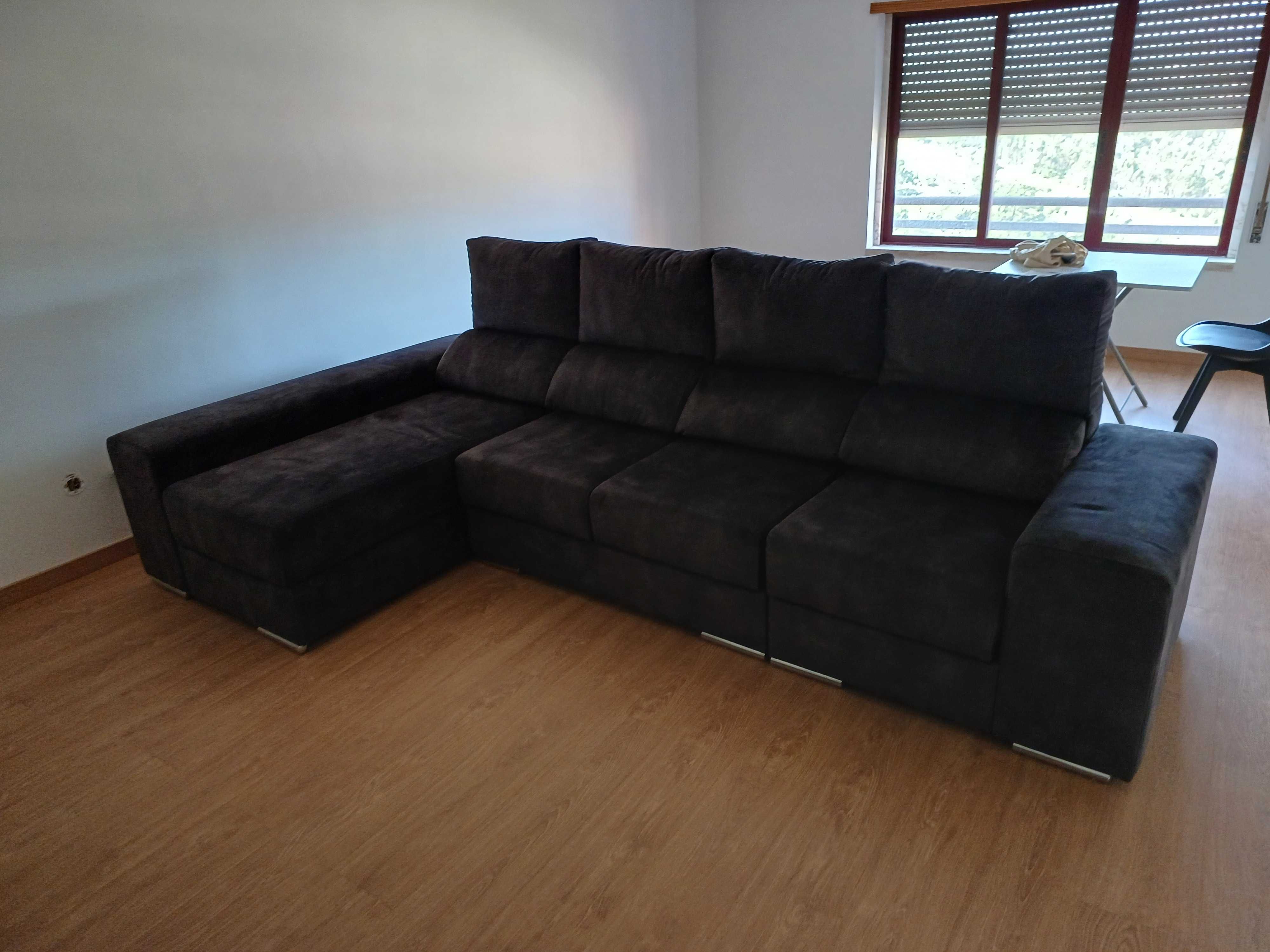 Sofá 3 lugares com Chaise Longue como novo