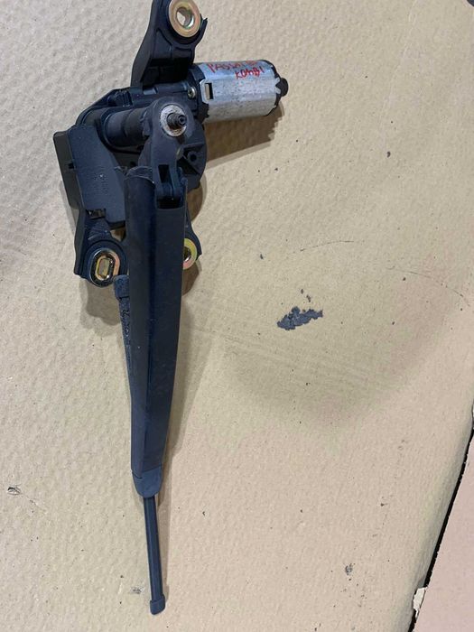 silnik silniczek wycieraczki tył ramie vw volkswagen passat b6 kombi