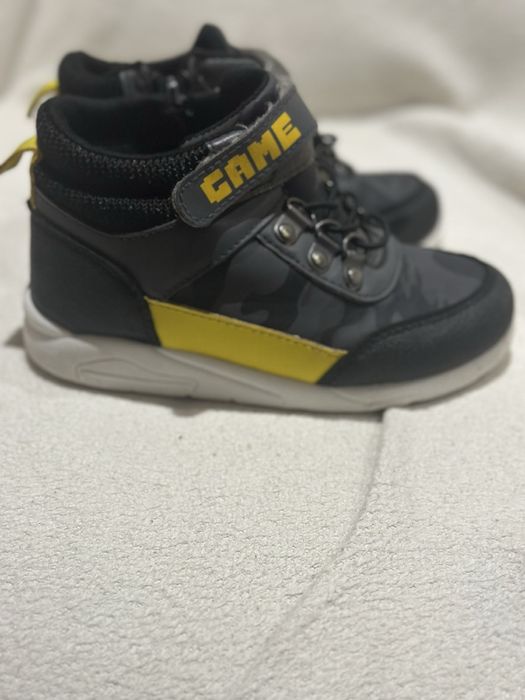 Хайтопи LC Waikiki, високі кеди на хлопчика.