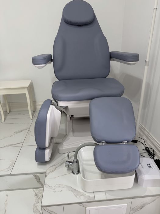 Fotel kosmetyczny do zabiegów pedicure