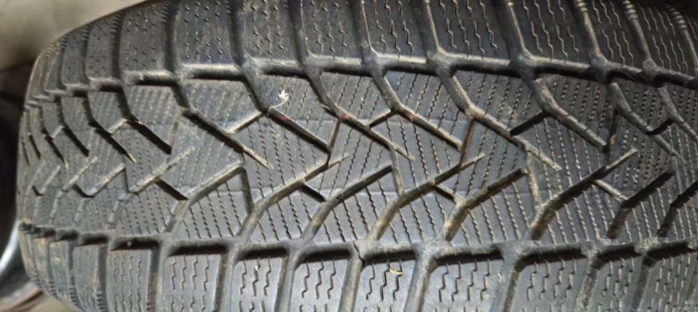 Opony zimowe uniroyal 195/65 r15
