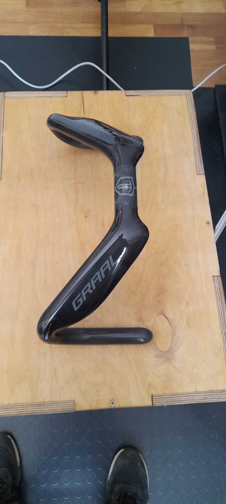 Guiador de carbono para bicicleta de pista