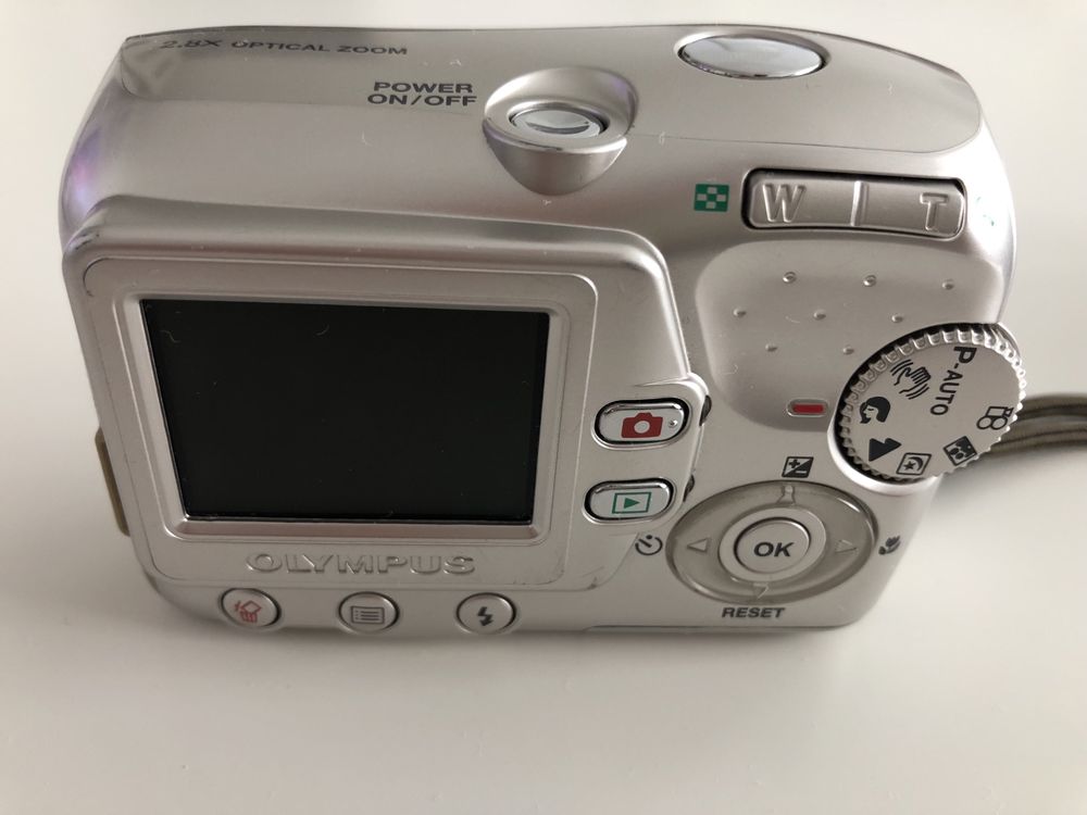 Olympus FE-115 5.0 MegaPixels