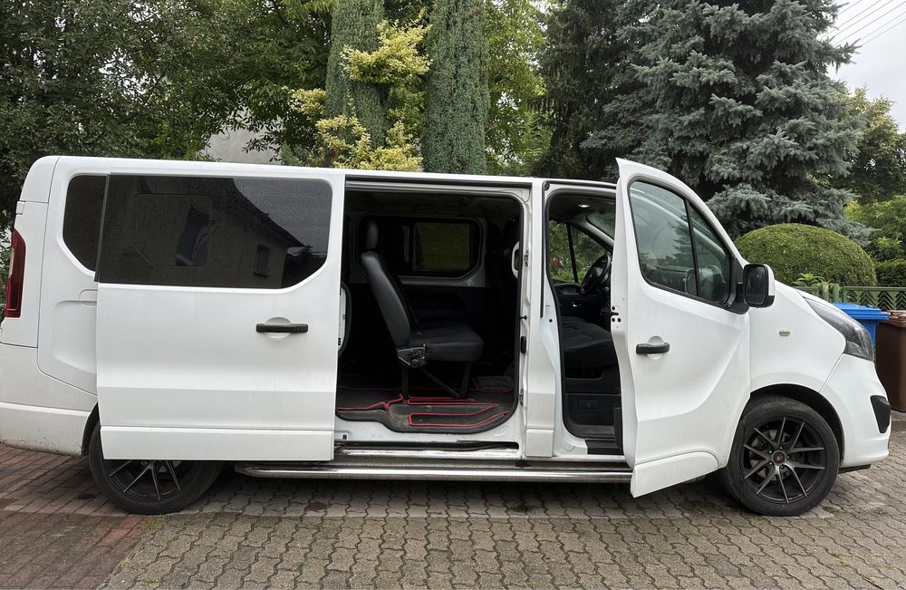 Wynajem busa Wrocław Polska UE z kierowcą Transport  Duży bagażnik