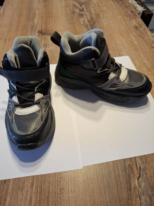 Отдам ботинки р.32