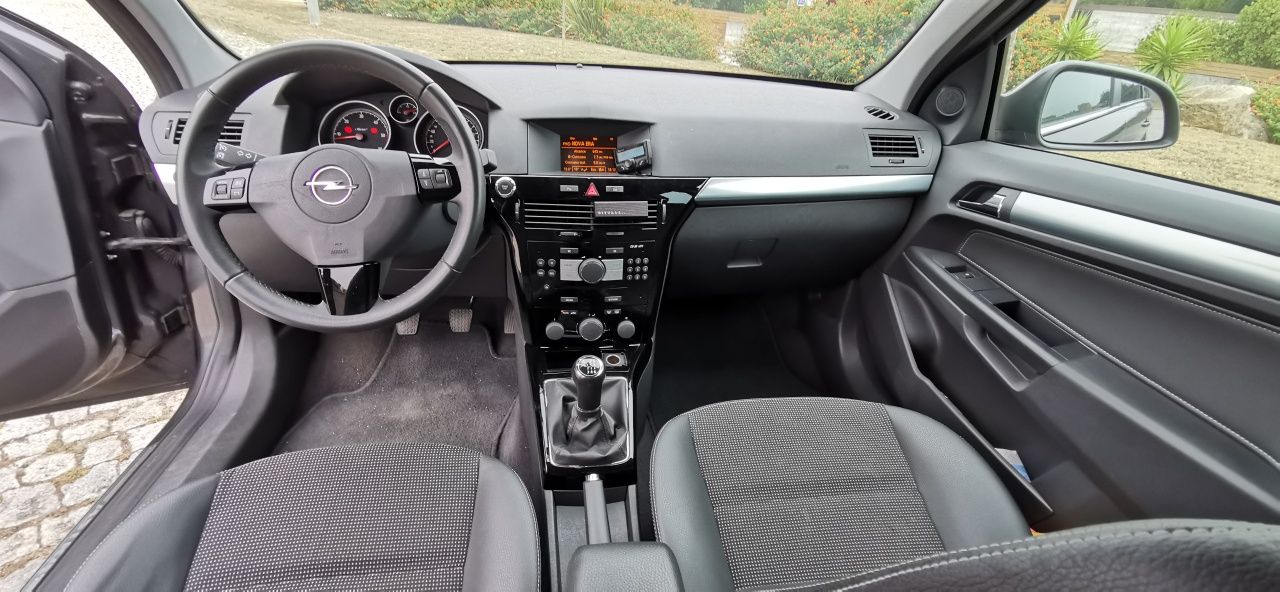 Opel Astra H caravan 1.7cdti cosmo plus. 110cv de 2010