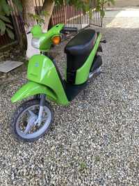 Скутер Piaggio free