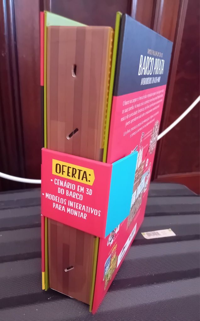 Jogo+Livro Novo "Barco pirata em 3D"