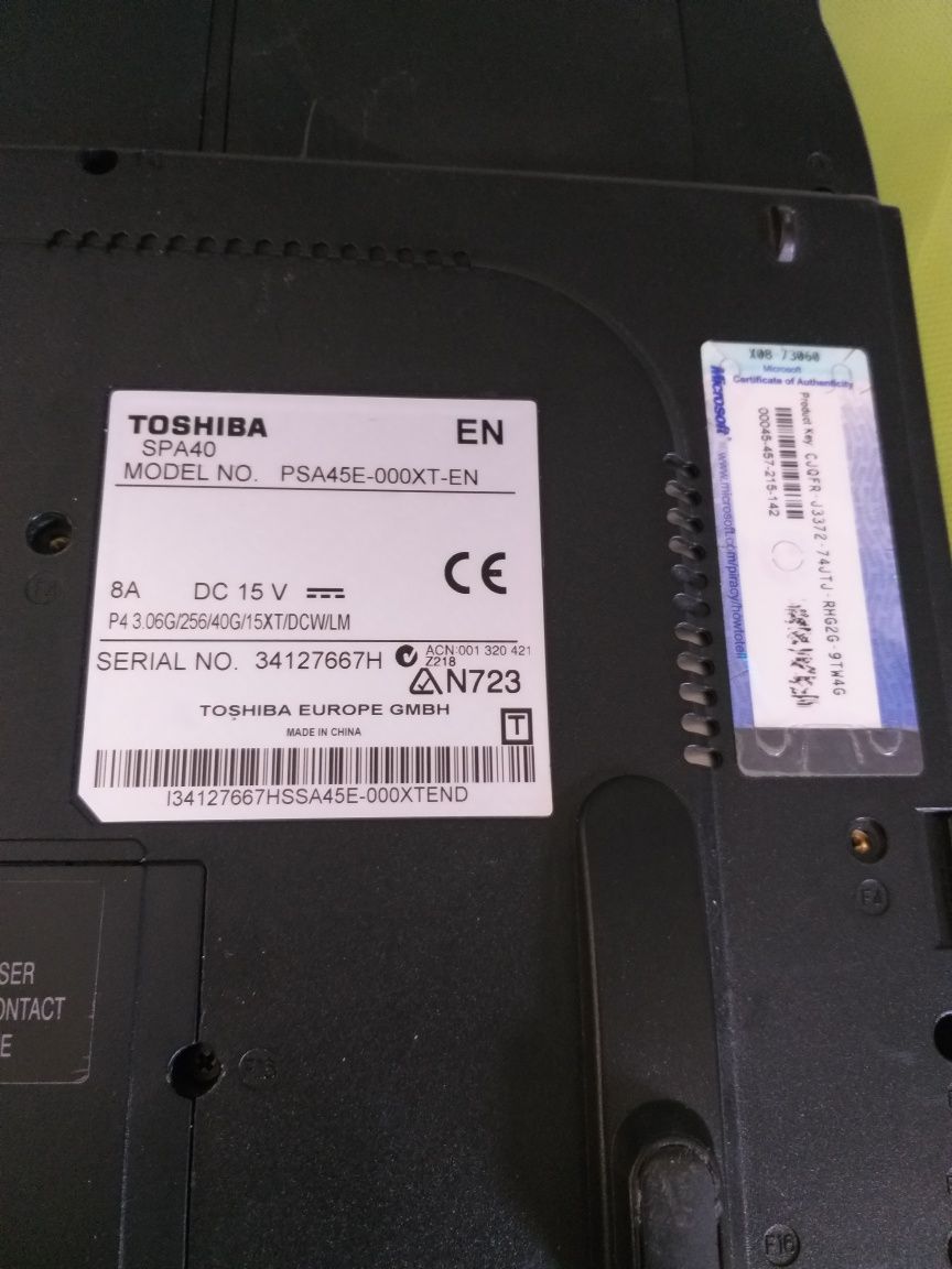 Stary laptop antyk toshiba spa40 psa45e-00xt-en