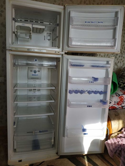Холодильник Whirlpool ARC 4010 Tropical Total No Frost