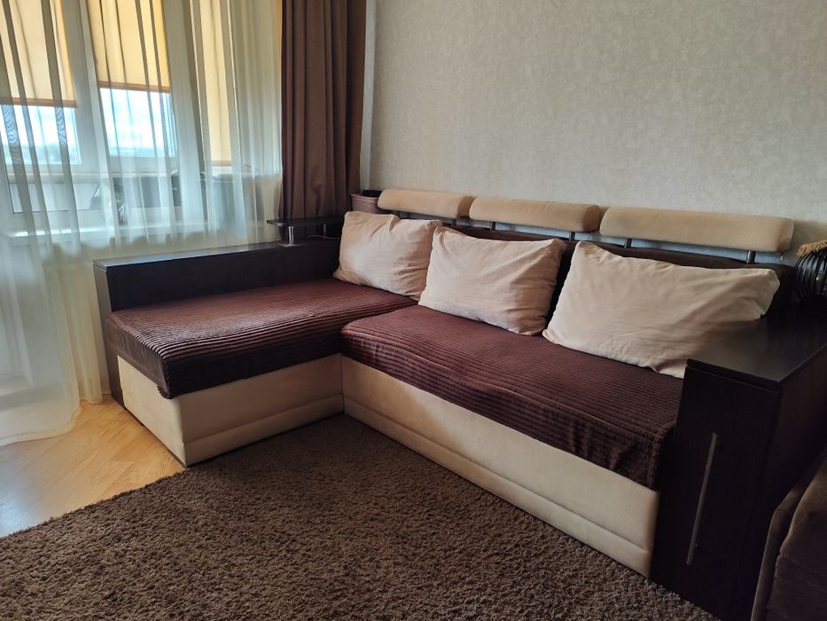 Диван кутовий у хорошому стані