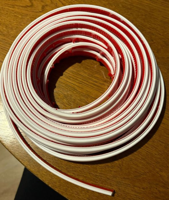 Pasek uszczelniający do drzwi