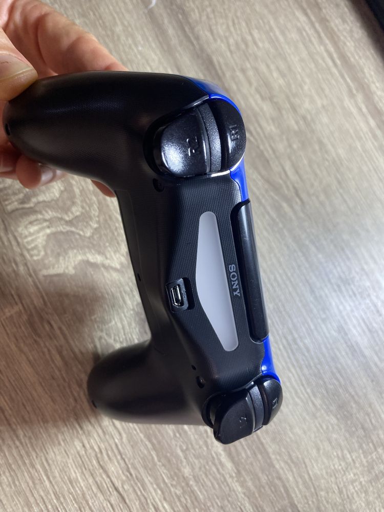 Геймпад Dual Shock 4