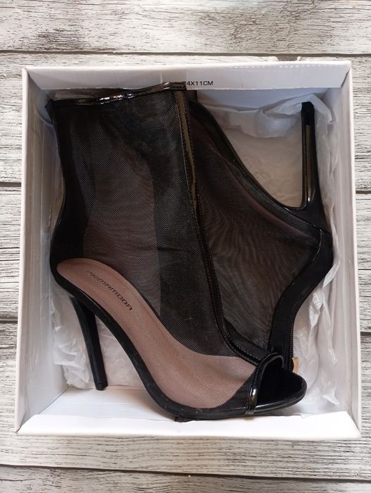 Czarne sexy botki z siateczki Prima Moda 38