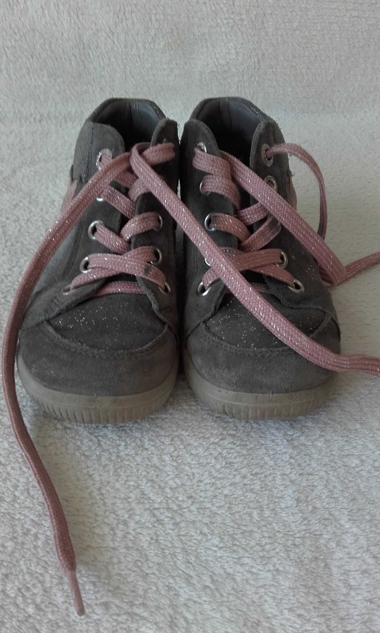 Szczupłe buty 26 SuperFit elastyczna podeszwa dla dziewczynki Kozanów