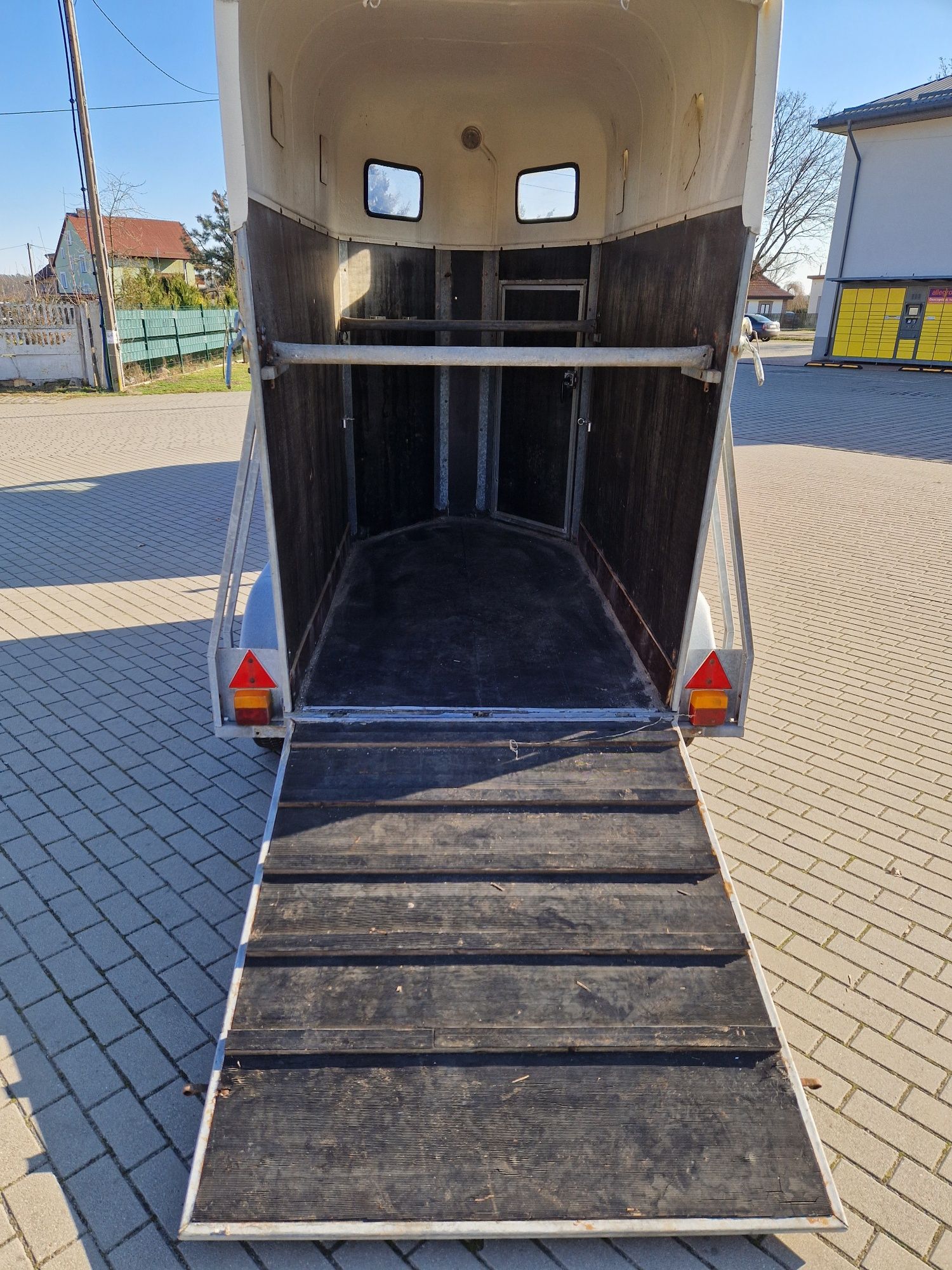 Przyczepa konna dla koni na 1,5 konia 1300DMC!!!