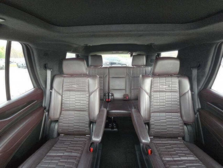 Cadillac Escalade      2021