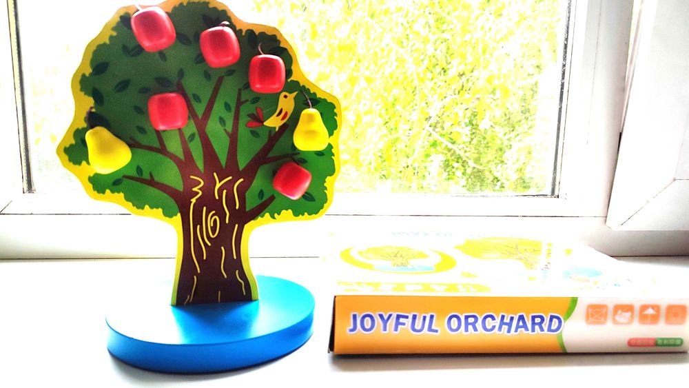 Деревянная игра Фруктовый Сад (дерево с фруктами), размер 24*20 см.