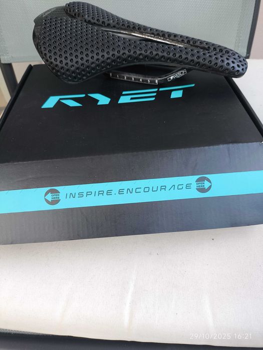 Selim de carbono ultra leve 120g,  250x140mm, 3d impresso, Ryet