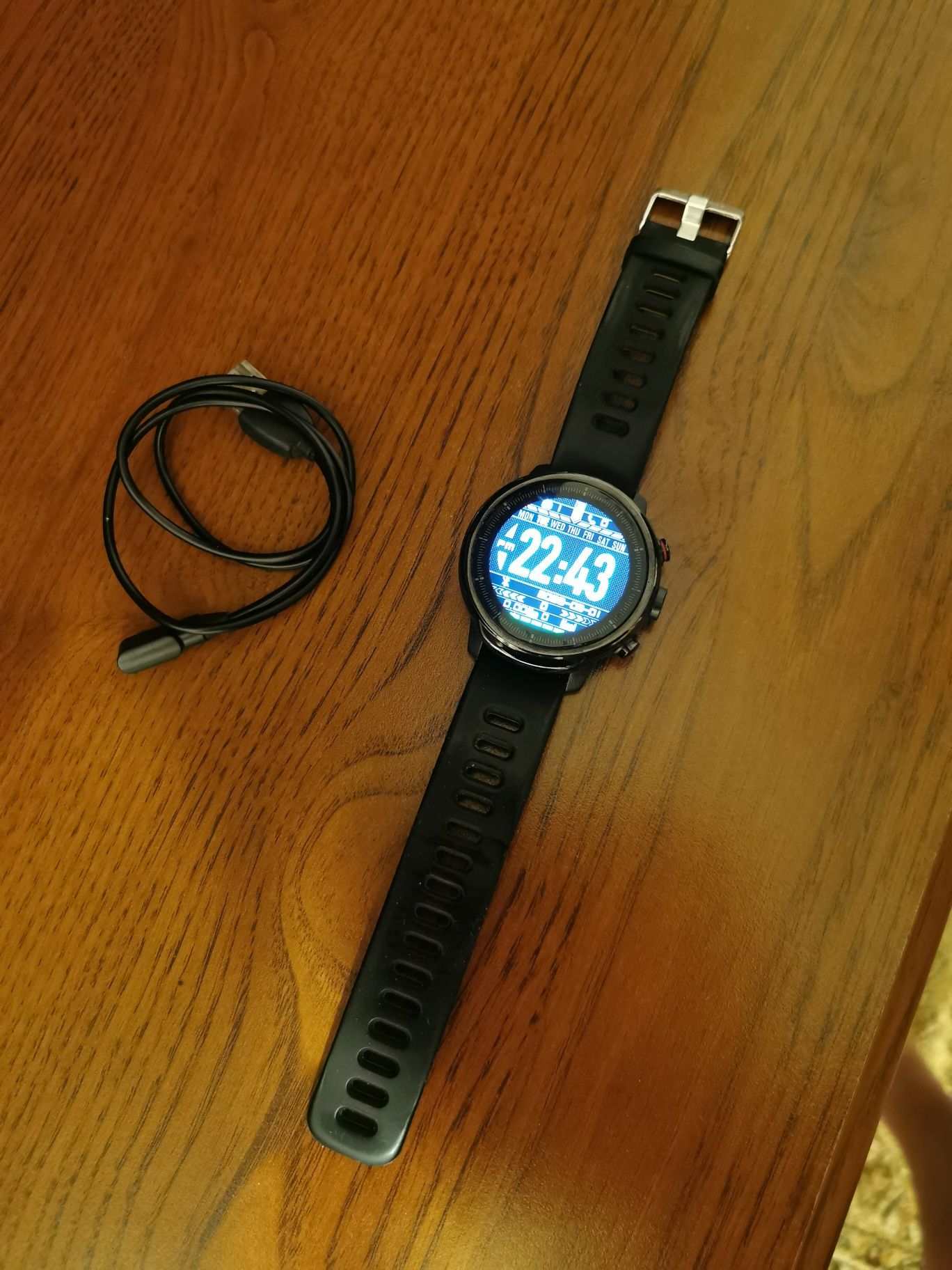 SmartWatch z latarką