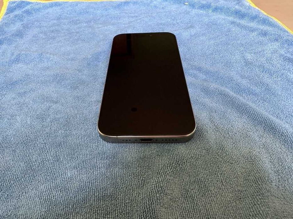Iphone 15 Pro - Stan Dobry