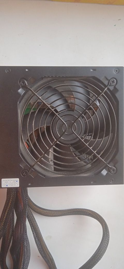 Продам Блок питания Vinga 450 apfc