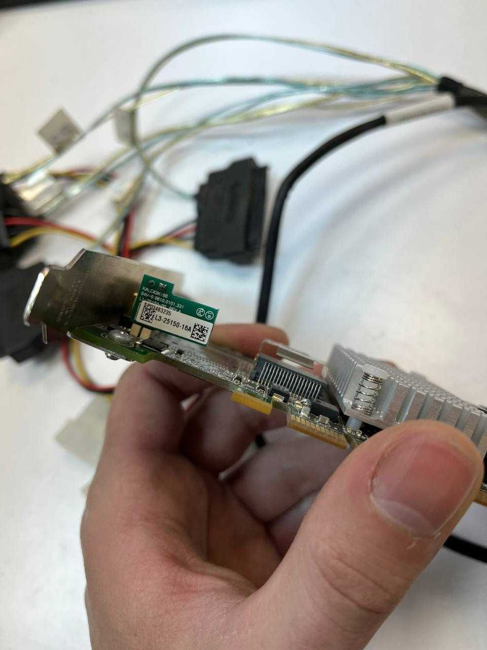 Контролер RAID LSI MegaRAID SAS 9260CV-4i, Battery, CacheCade, 6GB/S