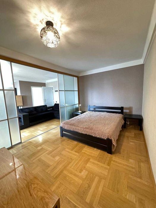 Двокімнатна квартира в центрі - завжди зі світлом !!!