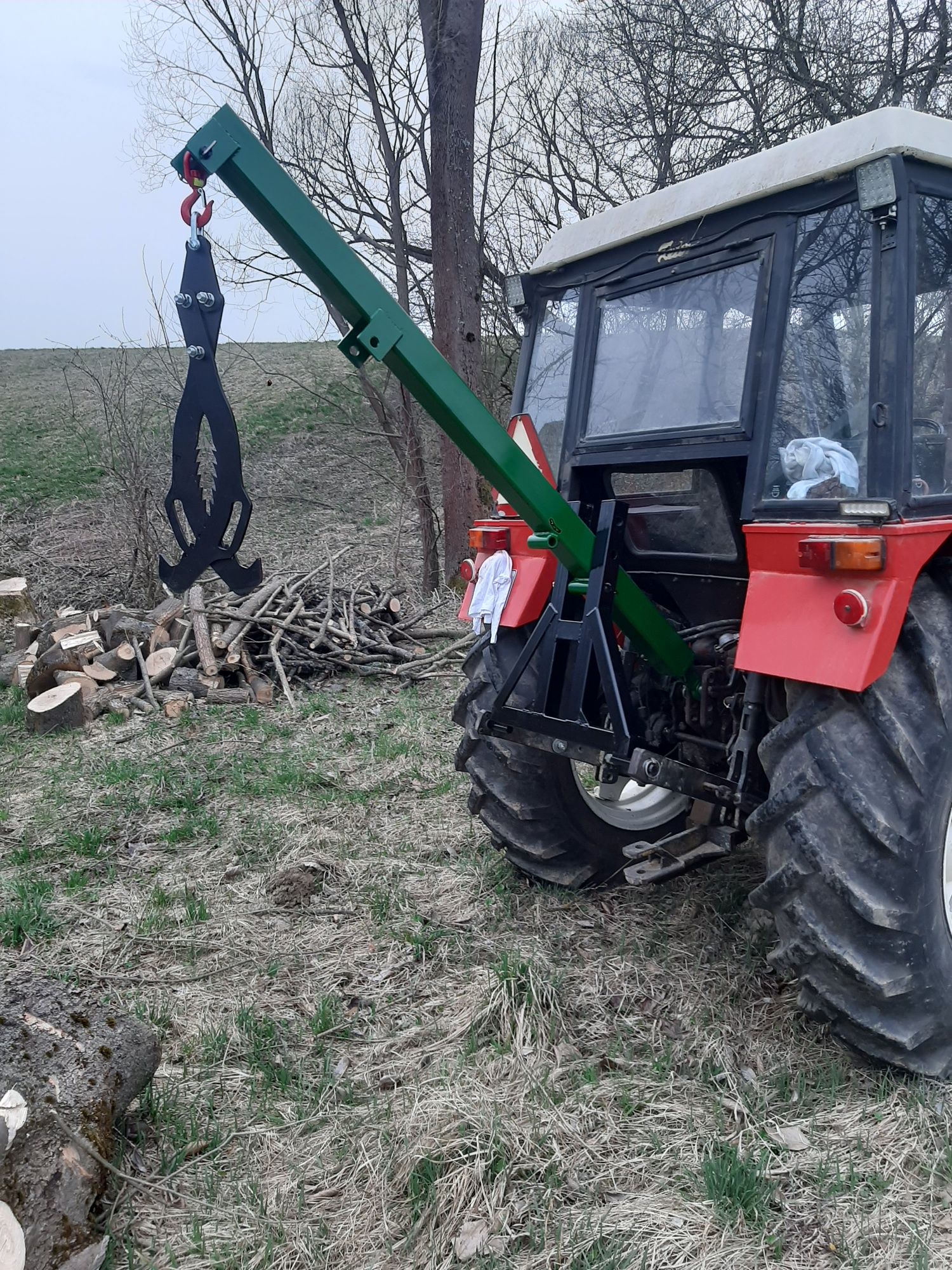 Podnośnik ładowacz maszt paleciak do drzewa big bag