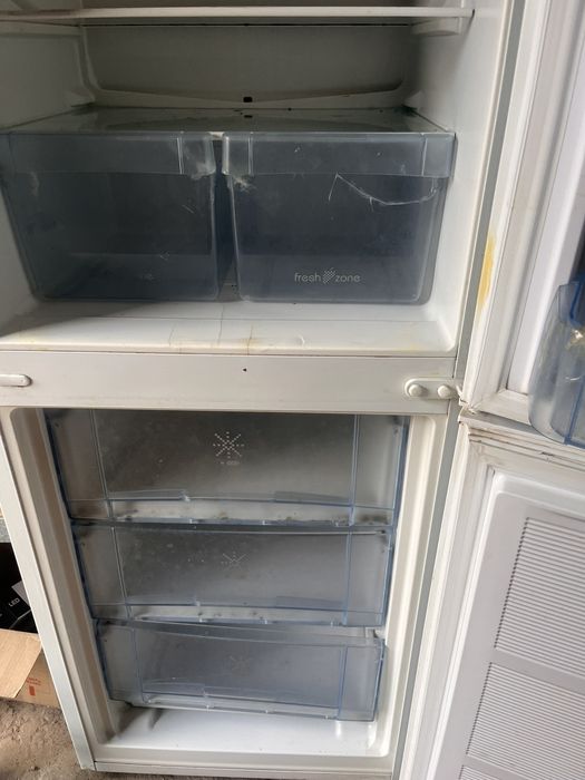 Продам холодильник