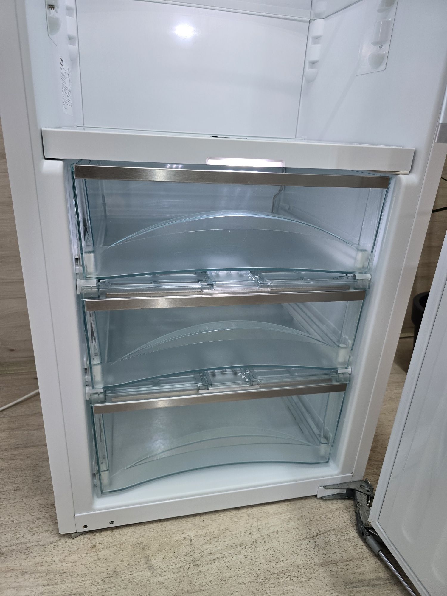 Вмонтований Холодильник K37683 Сенсорний PerfectFreshPro Топ.стан