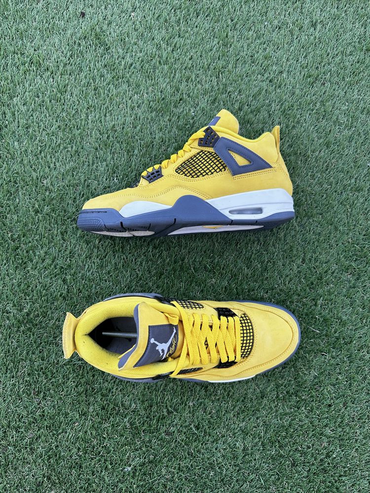 Jordan 4 Retro Lightning (2021)