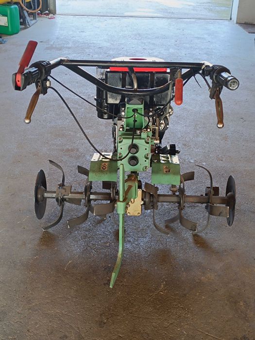 Motoenxada Nova a diesel 12cv