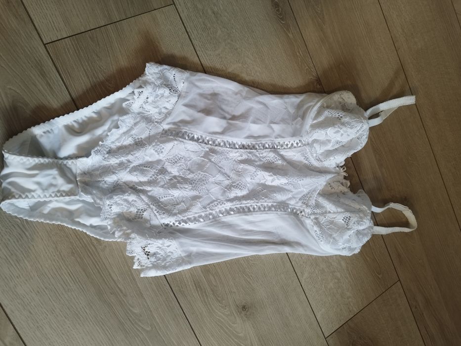 Seksowne białe body 95C
