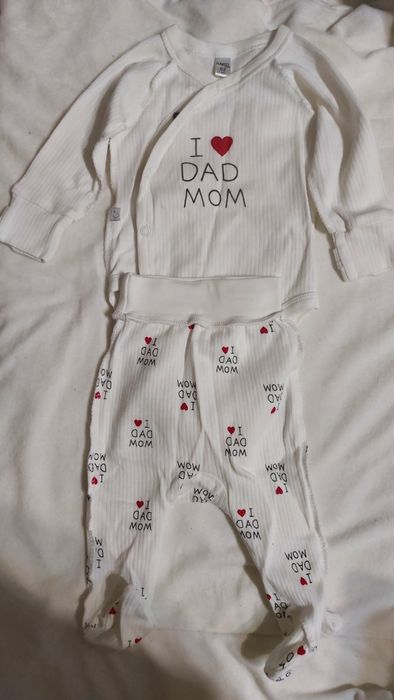 Боді і повзунки, чоловічки шапки. Дитячий одяг 6шт