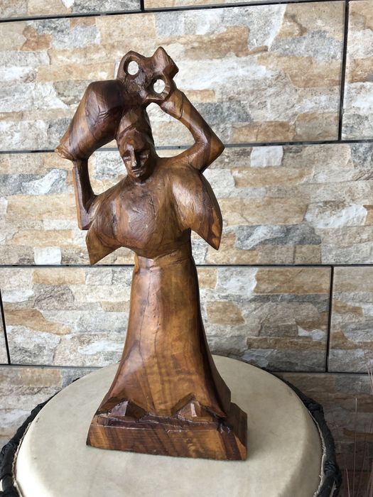 Stare drewno figurka