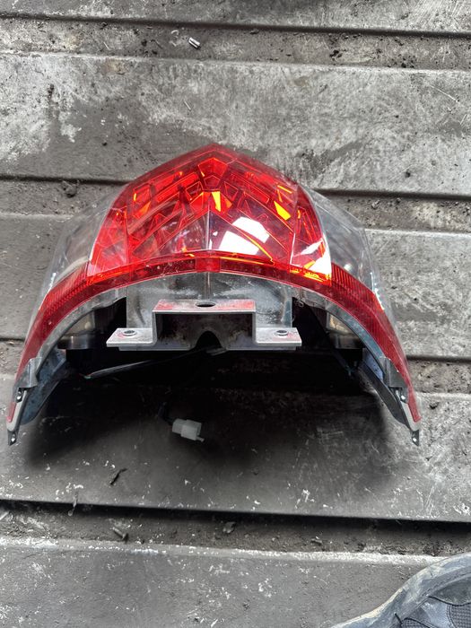 Tylna lampa led Sym Gts Evo 125 H955