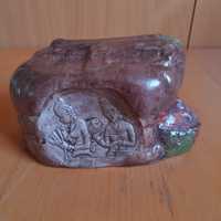 Pojemniczek ceramiczy, w kształcie skały Sigiriya Rock