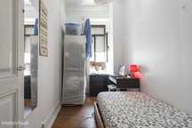 1494 - Quarto com cama de solteiro em...
