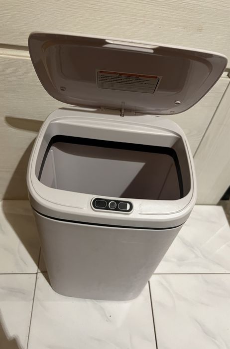 Kosz na smieci elektryczny