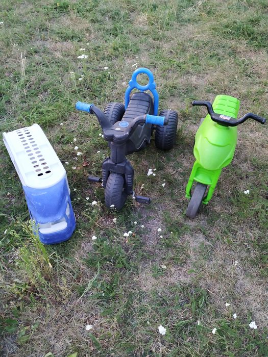 Zestaw zabawek motorek jeździk odpycha trójkołowiec laweta little tike