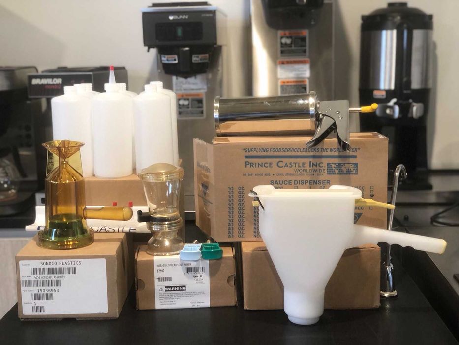 Аксесуари для HoReCa (дозатори, сільнички, глазуратори, диспенсери)