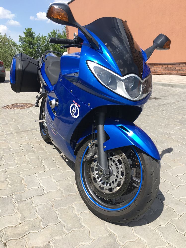 Продам Triumph sprint st 1050