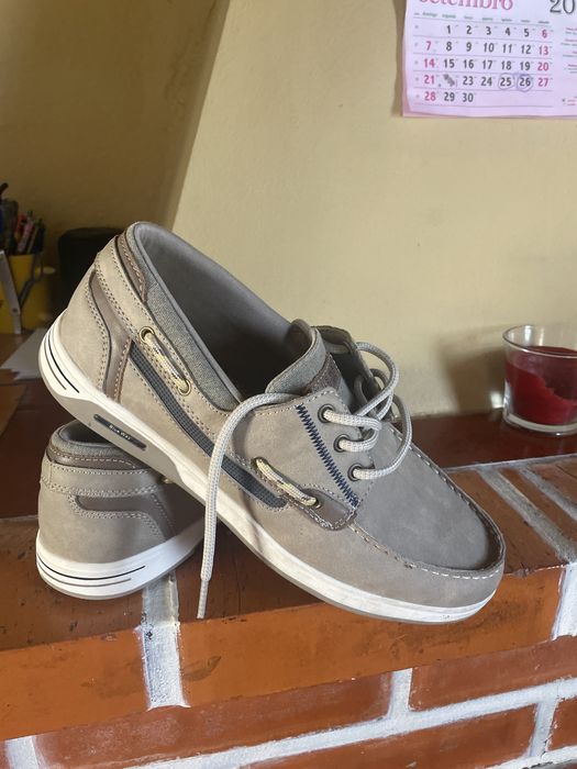Sapatos novos em otimo estado