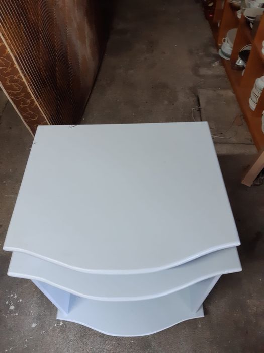 Mesa de apoio restaurada