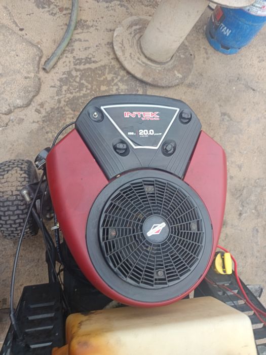 Silnik do traktorka  intek 20hp