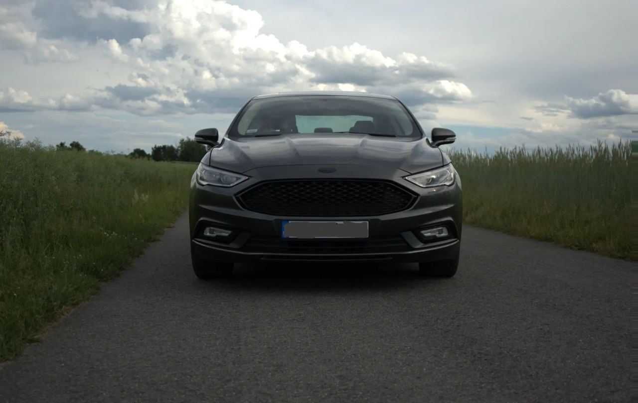 Ford Fusion Plug-in Hybrid 2019 року